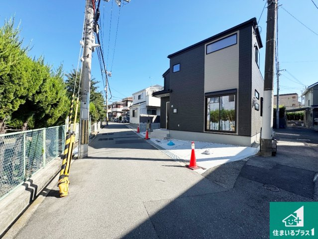 豊中市本町　第4期　新築一戸建ての前面道路含む現地写真|車通りの少ない前面道路！お子様がいらっしゃるご家族でも安心！