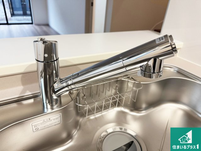 豊中市本町　第4期　新築一戸建ての設備|浄水器を内蔵！炊飯時、お茶を作る時に安心してお水を使えます！お湯と冷水、浄水と原水、シャワーの切替えもワンタッチです！