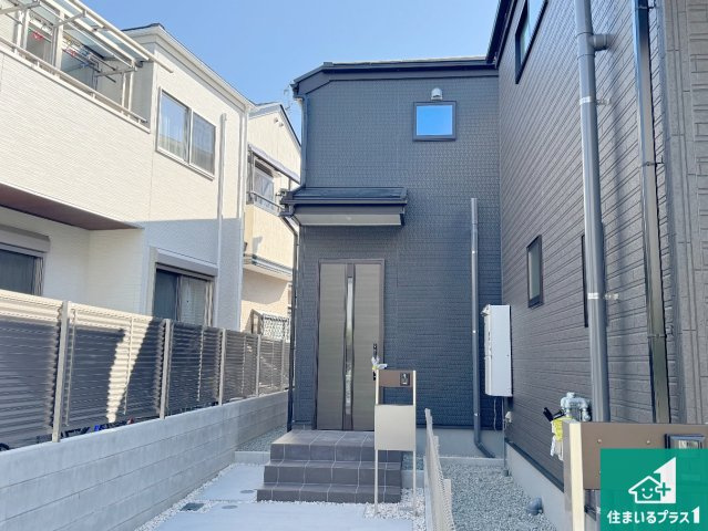 豊中市本町　第4期　新築一戸建ての外観|お客様に長く安心して住んでいだだける事にこだわった家づくり！住んでからのアフターサービスにもしっかりと取り組んでいます！