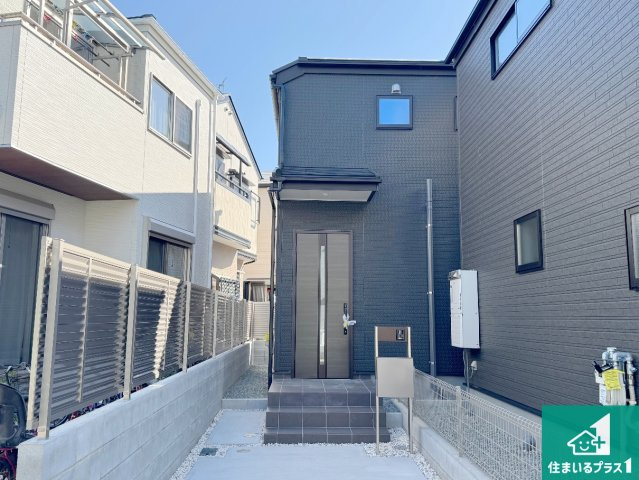 豊中市本町　第4期　新築一戸建ての外観|お客様に長く安心して住んでいだだける事にこだわった家づくり！住んでからのアフターサービスにもしっかりと取り組んでいます！