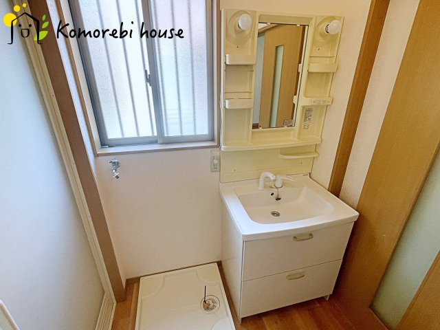 白岡市西3丁目 中古戸建ての独立洗面台|6/3　撮影済み