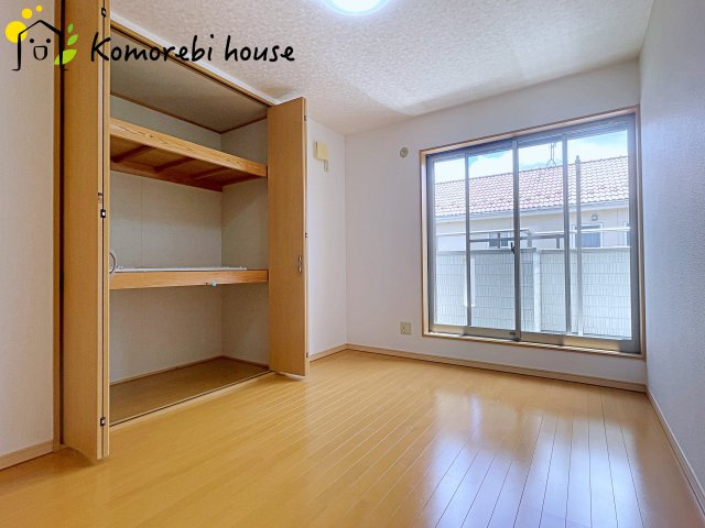 白岡市西3丁目 中古戸建ての洋室|6/3　撮影済み