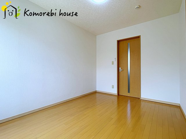 白岡市西3丁目 中古戸建ての洋室|6/3　撮影済み