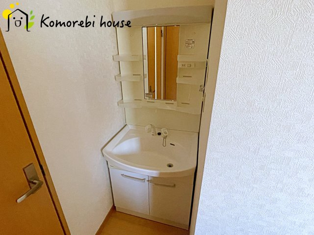 白岡市西3丁目 中古戸建ての独立洗面台|6/3　撮影済み