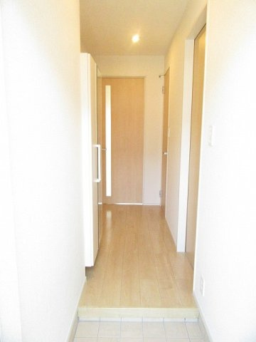 グランド　ソレイユ弐番館の玄関