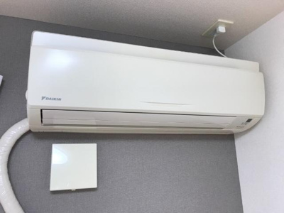 【その他】 | フローリィ・パルク・ヴィーブル | 洋室にもエアコン付き（サービス品）