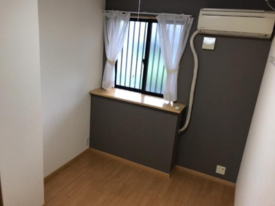 【内装】 | フローリィ・パルク・ヴィーブル | 4.1帖洋室　こちらもクロス張替え済み