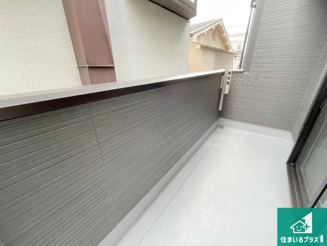 高槻市野田　第9期　新築一戸建てのバルコニー|日当たりのよいバルコニー！お部屋が開放的に！
