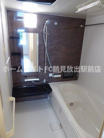 大阪市城東区諏訪１丁目のアパートの浴室