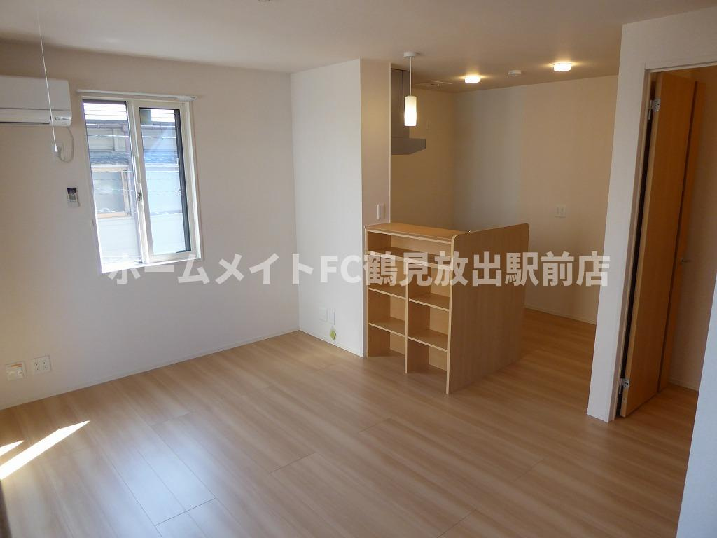 大阪市城東区諏訪１丁目のアパートの居間・リビング