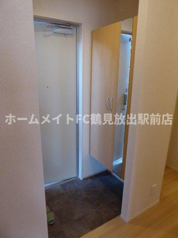 大阪市城東区諏訪１丁目のアパートの玄関