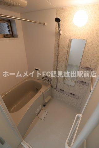 大阪市鶴見区茨田大宮４丁目のアパートの浴室