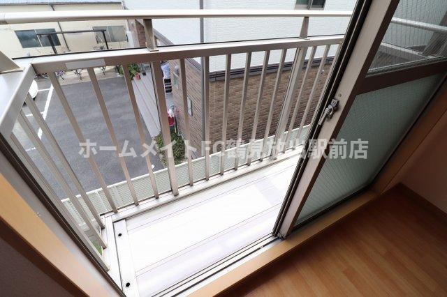 大阪市城東区放出西２丁目のハイツのバルコニー