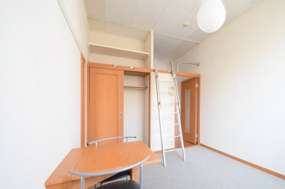 【居間・リビング】 | レオパレスレアル | 1階はフローリング仕様