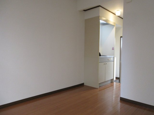 シティハイム向台の洋室