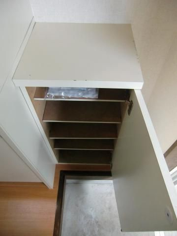 シティハイム向台の玄関