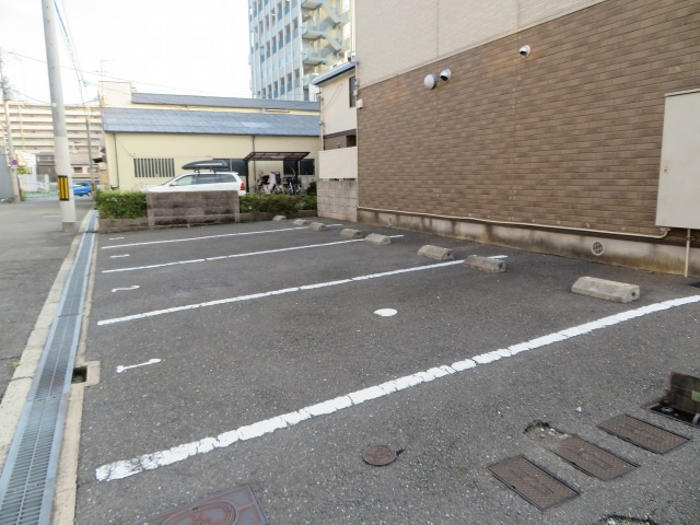 グランパルクAの駐車場
