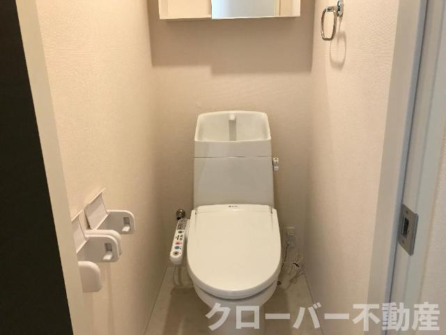 メゾン・クワトロのトイレ|シャワー付トイレ