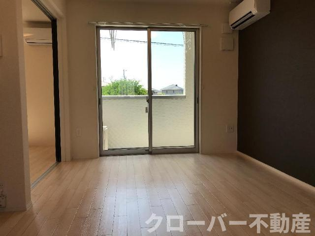 メゾン・クワトロの居間・リビング|リビング