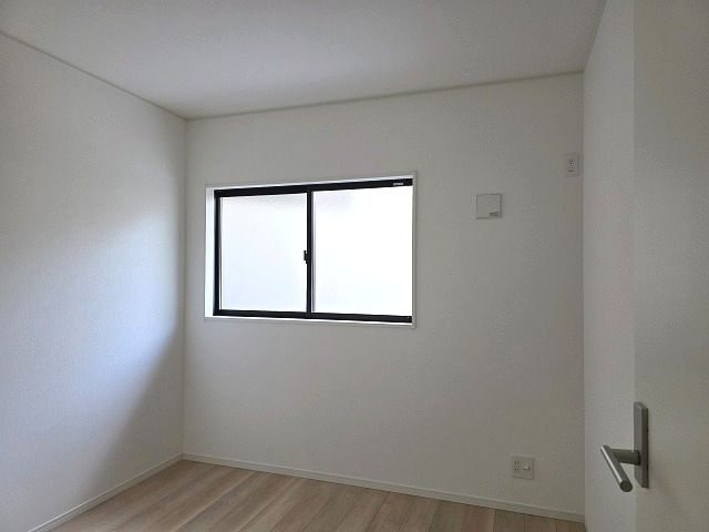 高知市旭天神町 第1-2号棟　新築戸建ての洋室|１F：4.5洋室