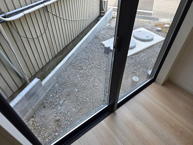 高知市旭天神町 第1-2号棟　新築戸建ての庭|１F：6.5洋室窓