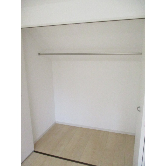 天神町２丁目貸家の収納