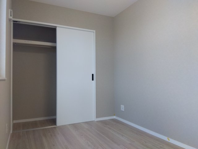 【建売】三沢市南町の収納|クローゼット、物をしまう場所を確保し家の中を広々と快適に暮らすことができます。