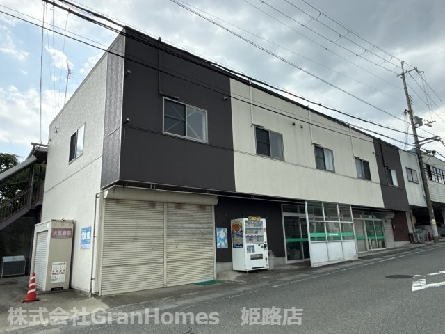 パレトロワの外観