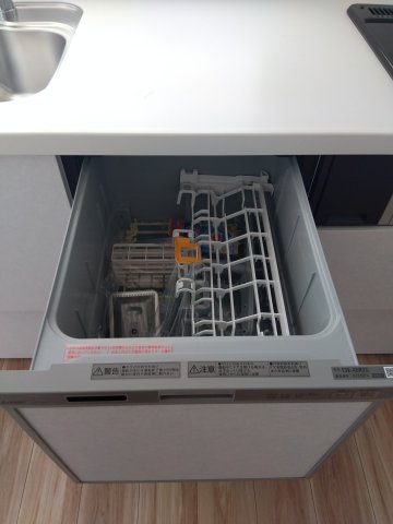 【建売】三沢市南町のキッチン|食器洗い乾燥機付きで家事の時短に。