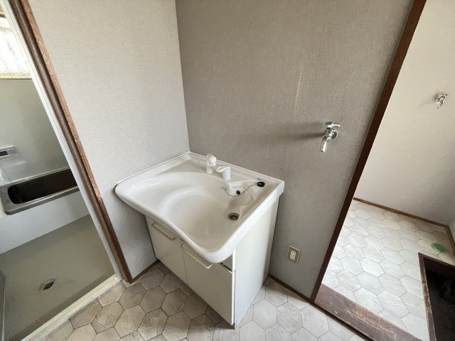 錦町貸家の独立洗面台