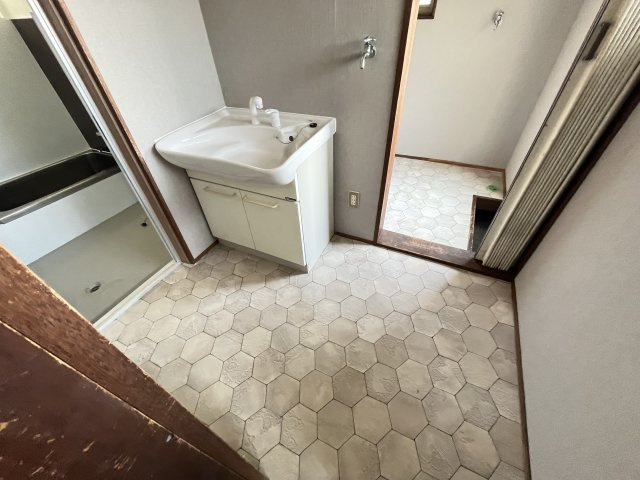 錦町貸家の洗面所