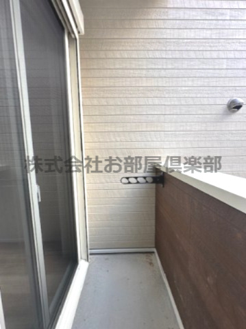 BRAVE BASE REA Ⅱのバルコニー|外からの目が気にならないバルコニーで洗濯物が干せます