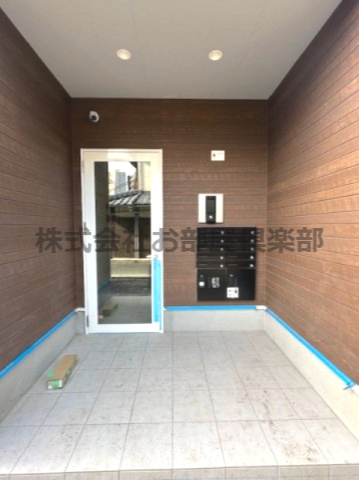 BRAVE BASE REA Ⅱのエントランス|ゆとりのあるエントランスです