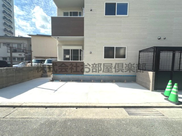 BRAVE BASE REA Ⅱの駐車場|駐車場があります