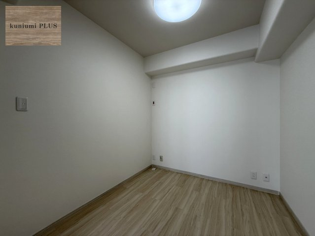 ネオコーポ鶴見緑地の洋室