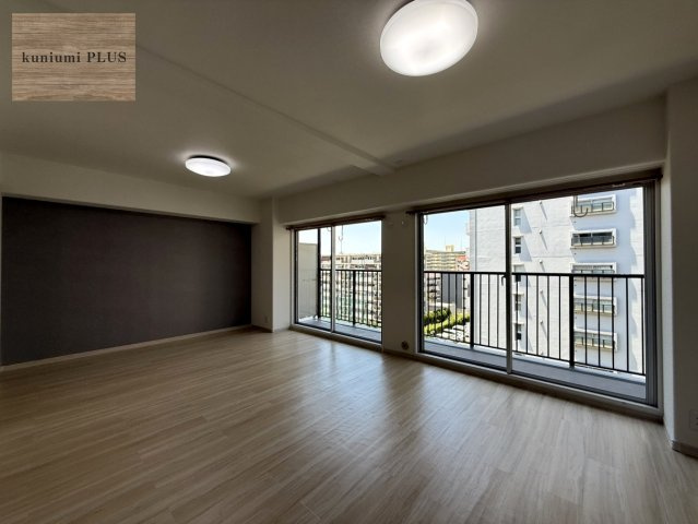 ネオコーポ鶴見緑地の居間・リビング