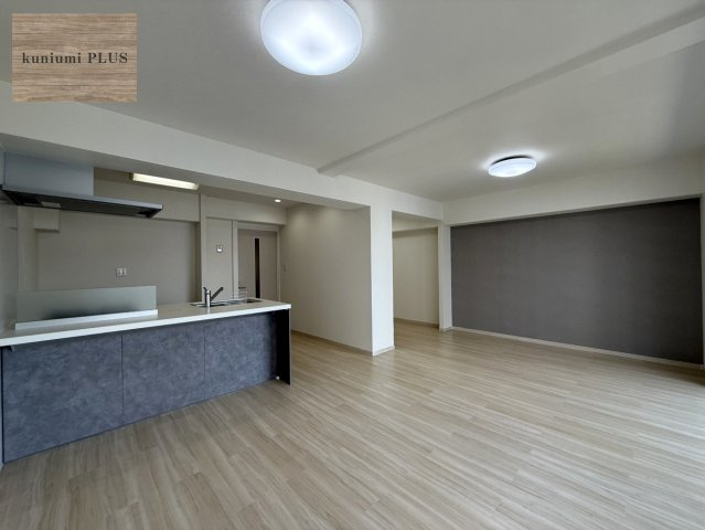 ネオコーポ鶴見緑地の居間・リビング