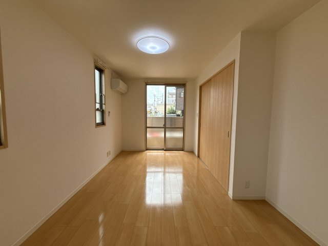 ファミール伊伝居の居間・リビング