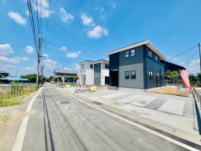 高崎市柴崎町の前面道路含む現地写真|駐車スペースも3台可◎