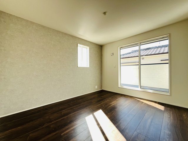 東海市富木島町伏見3丁目15-16『仲介手数料無料』新築戸建ての洋室