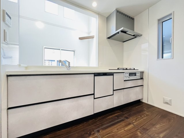 東海市富木島町伏見3丁目15-16『仲介手数料無料』新築戸建てのキッチン