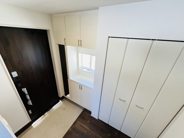 東海市富木島町伏見3丁目15-16『仲介手数料無料』新築戸建ての玄関