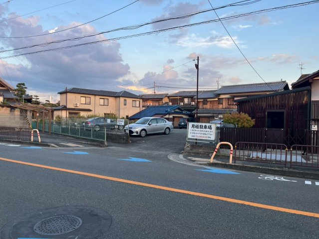 摂津戸建の駐車場