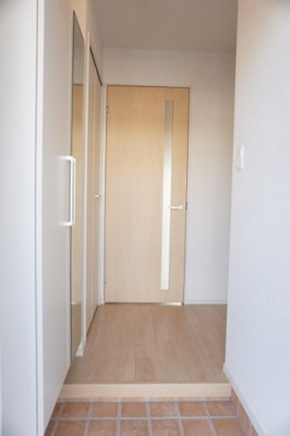 【玄関】 | グラチチュードⅡ | 収納もある玄関です