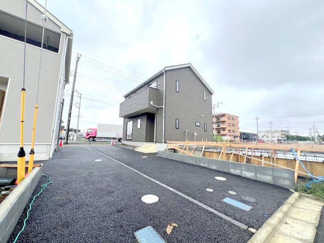 武蔵村山市中原4丁目新築戸建て　全9棟の駐車場