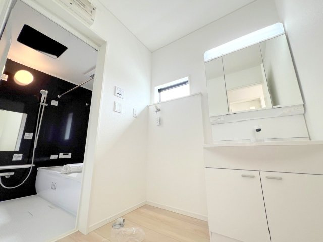 武蔵村山市中原4丁目新築戸建て　全9棟の独立洗面台