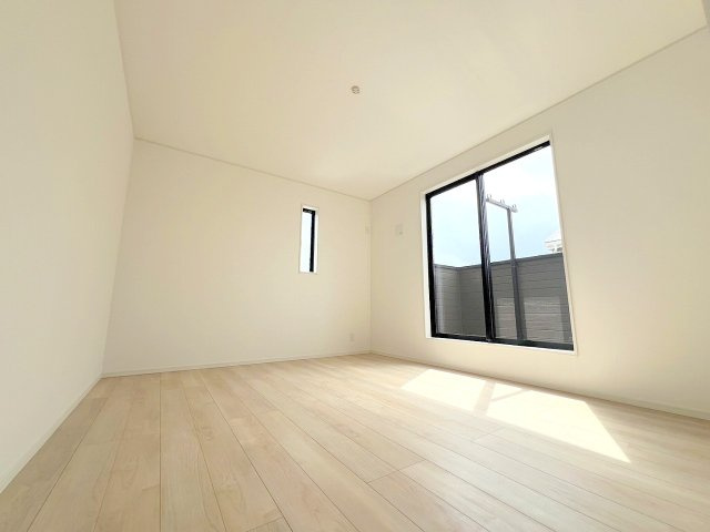 武蔵村山市中原4丁目新築戸建て　全9棟の洋室