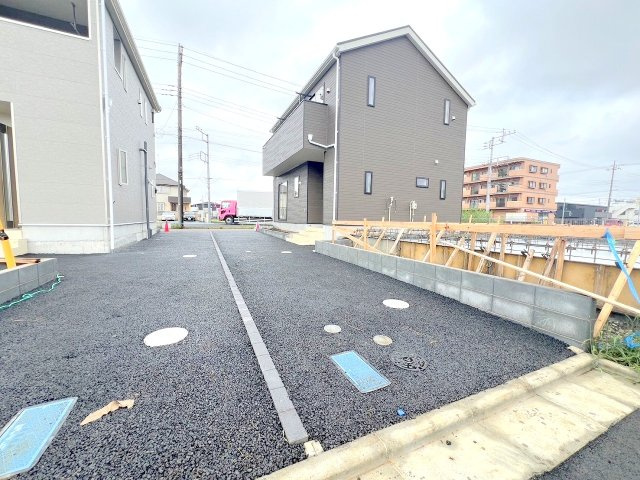 武蔵村山市中原4丁目新築戸建て　全9棟の前面道路含む現地写真