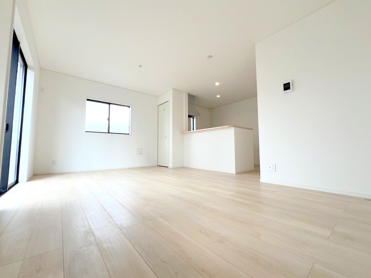 武蔵村山市中原4丁目新築戸建て　全9棟の居間・リビング