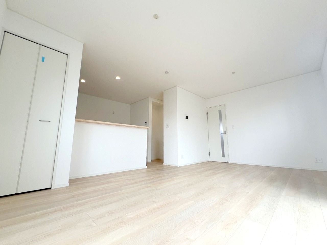 武蔵村山市中原4丁目新築戸建て　全9棟の居間・リビング